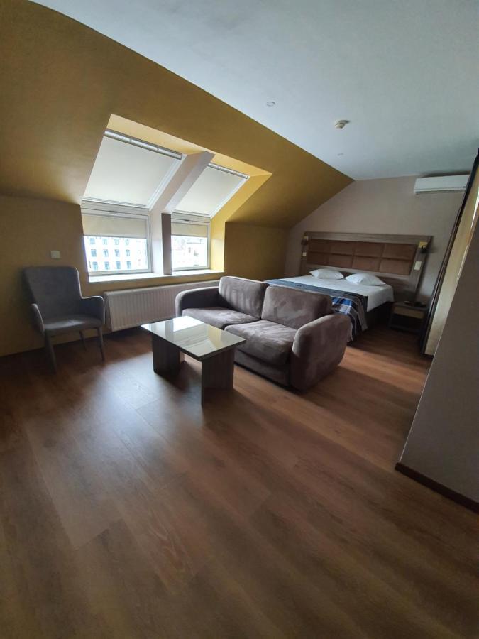 Hotel Midi-Zuid Saint-Gilles Ngoại thất bức ảnh