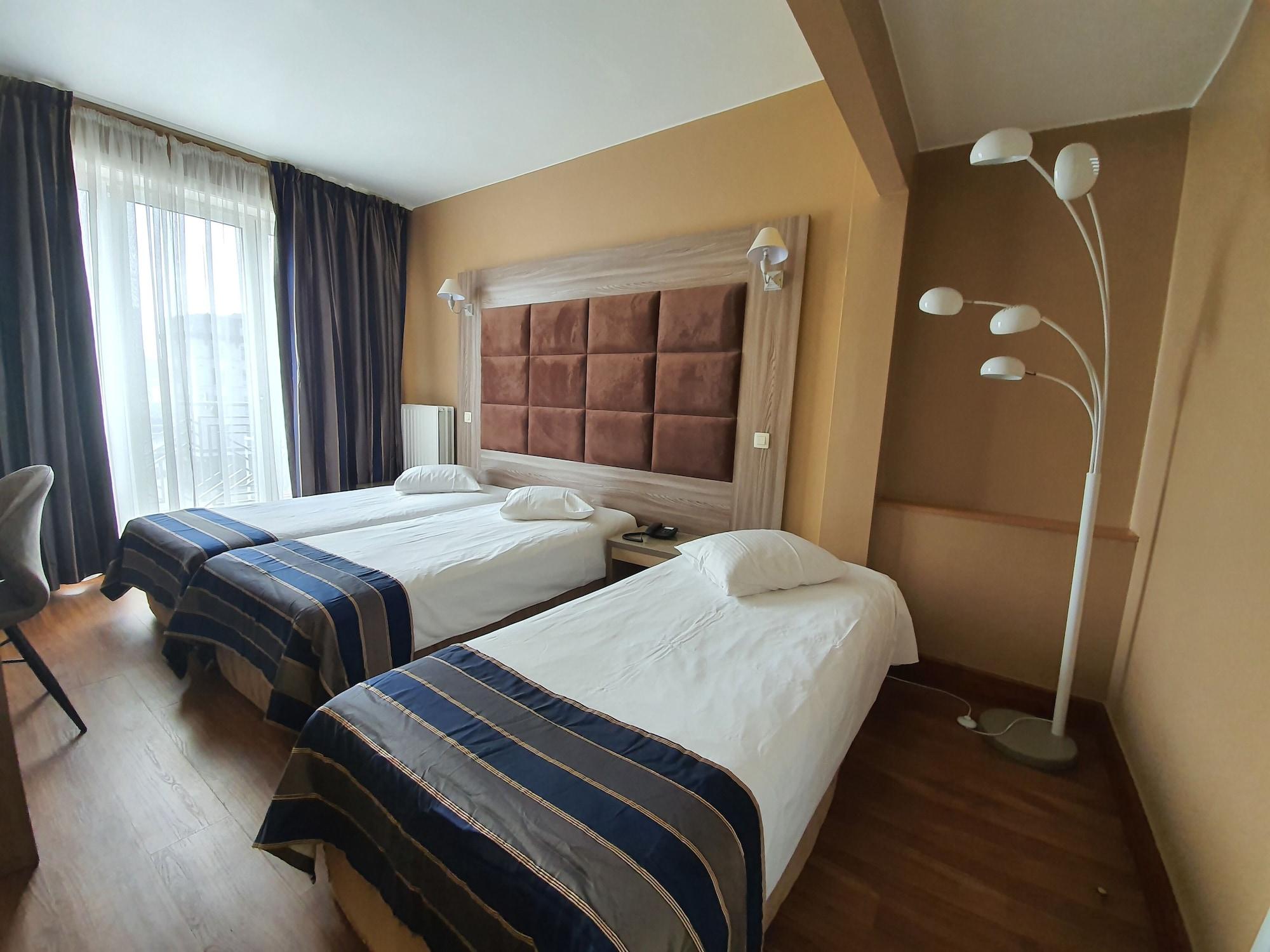 Hotel Midi-Zuid Saint-Gilles Ngoại thất bức ảnh