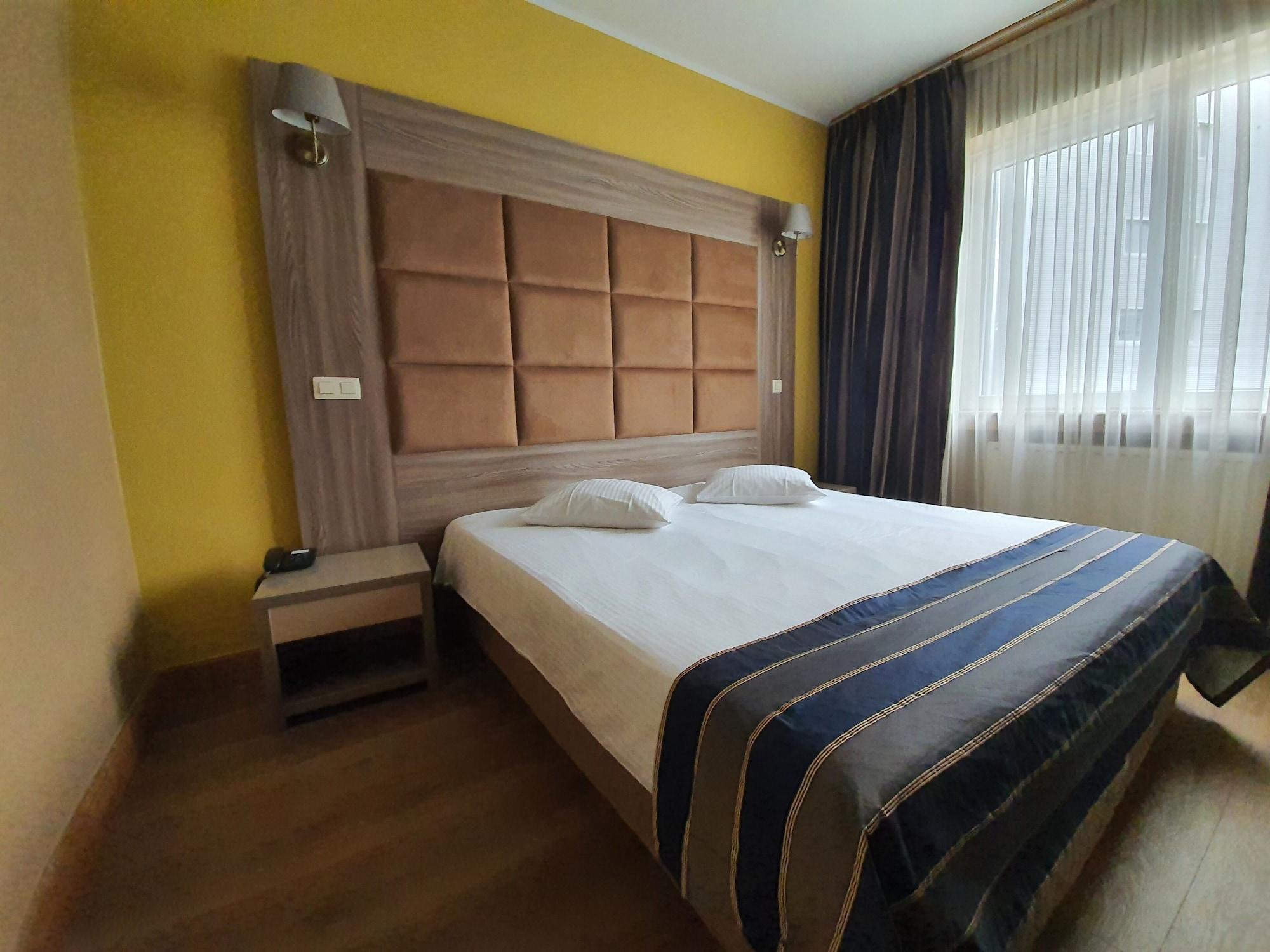 Hotel Midi-Zuid Saint-Gilles Ngoại thất bức ảnh