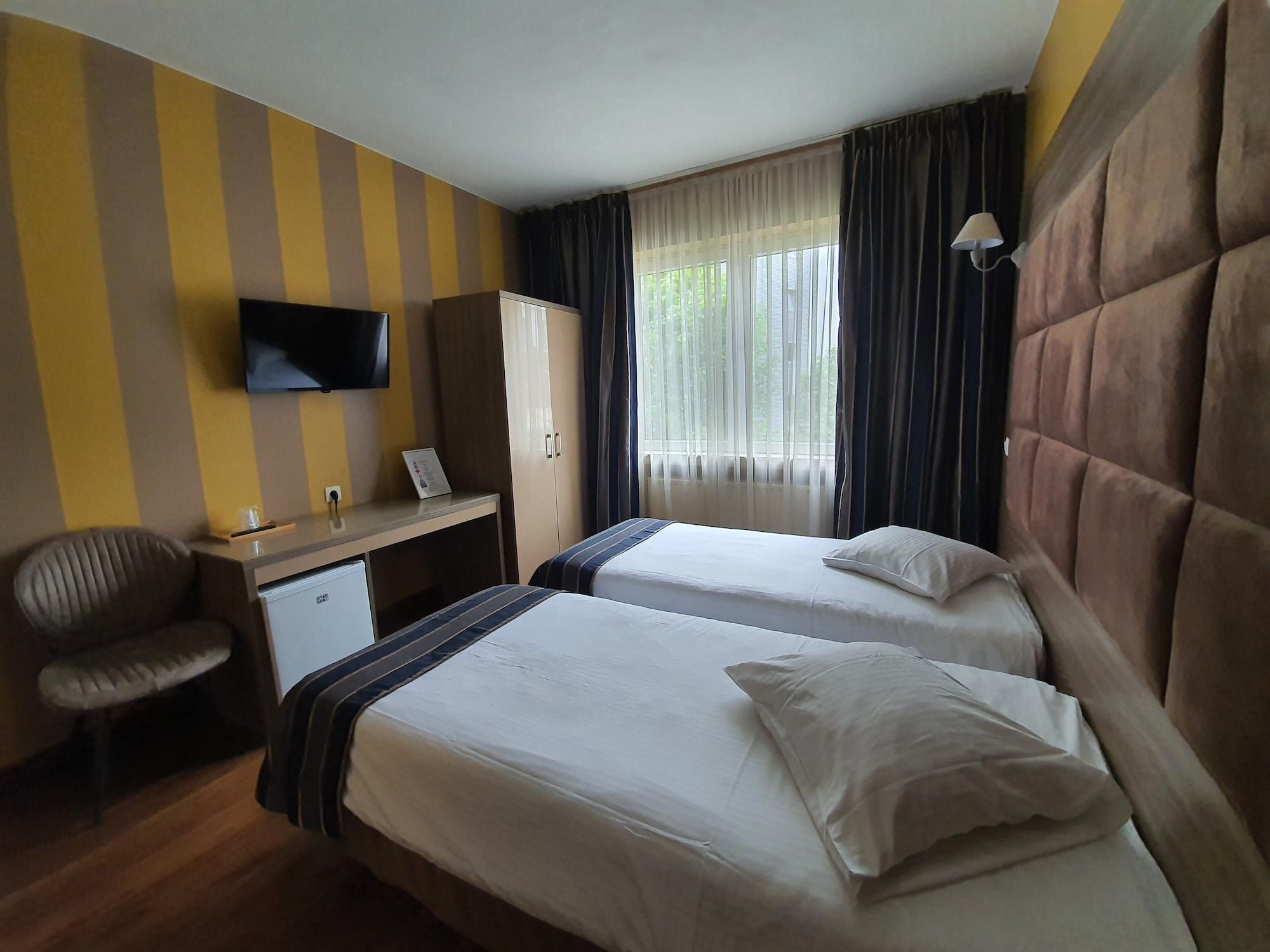 Hotel Midi-Zuid Saint-Gilles Ngoại thất bức ảnh