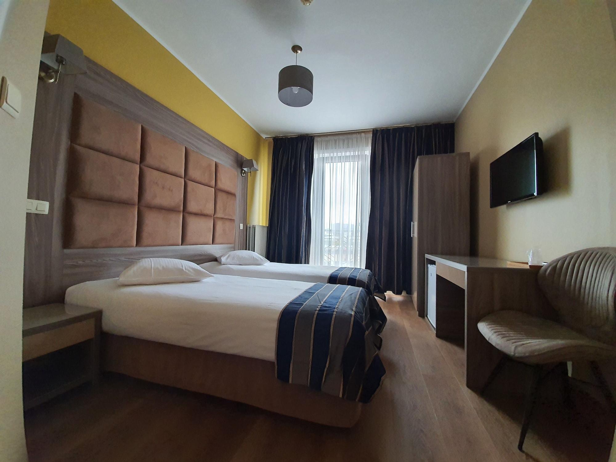 Hotel Midi-Zuid Saint-Gilles Ngoại thất bức ảnh