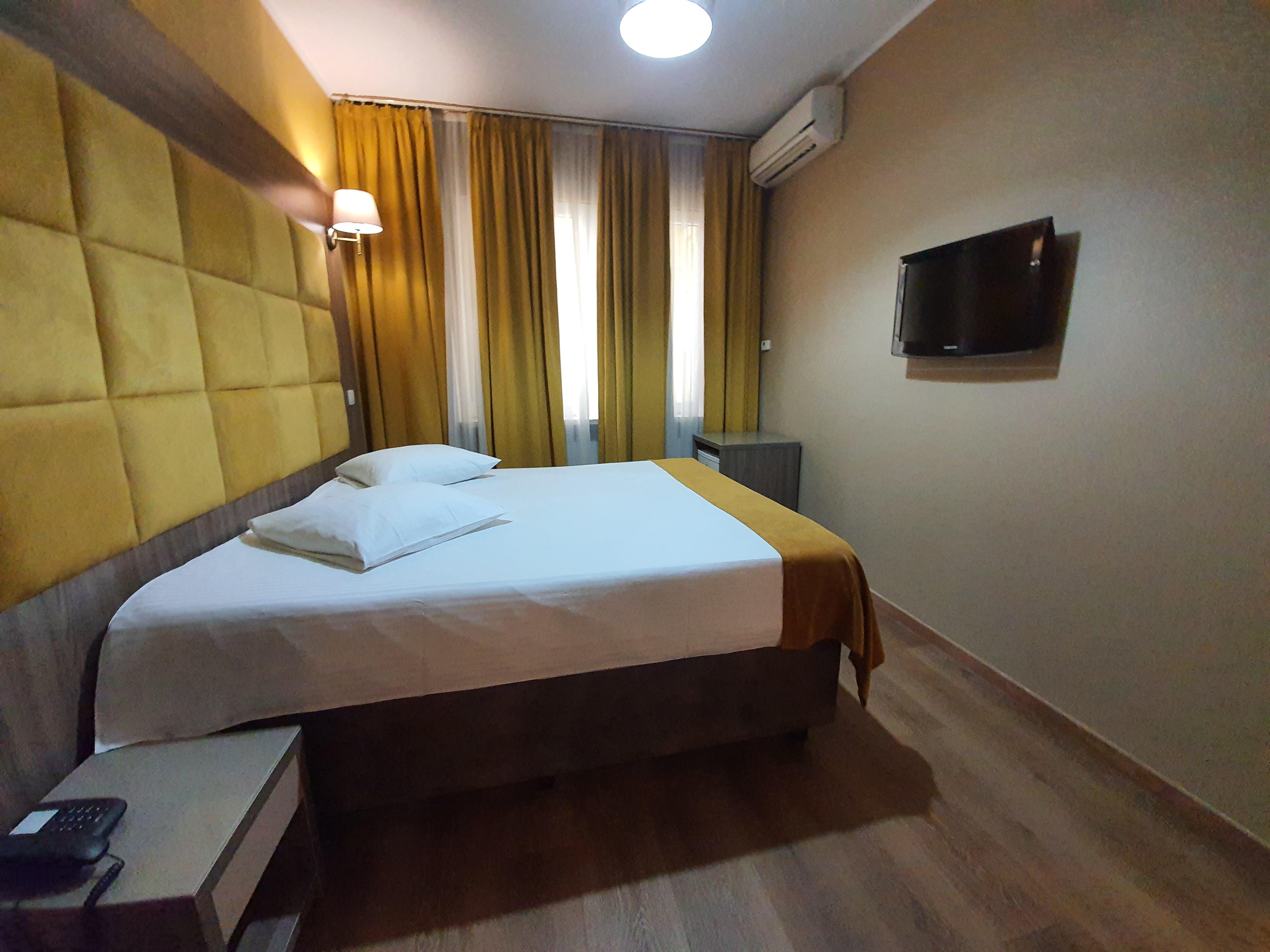 Hotel Midi-Zuid Saint-Gilles Ngoại thất bức ảnh