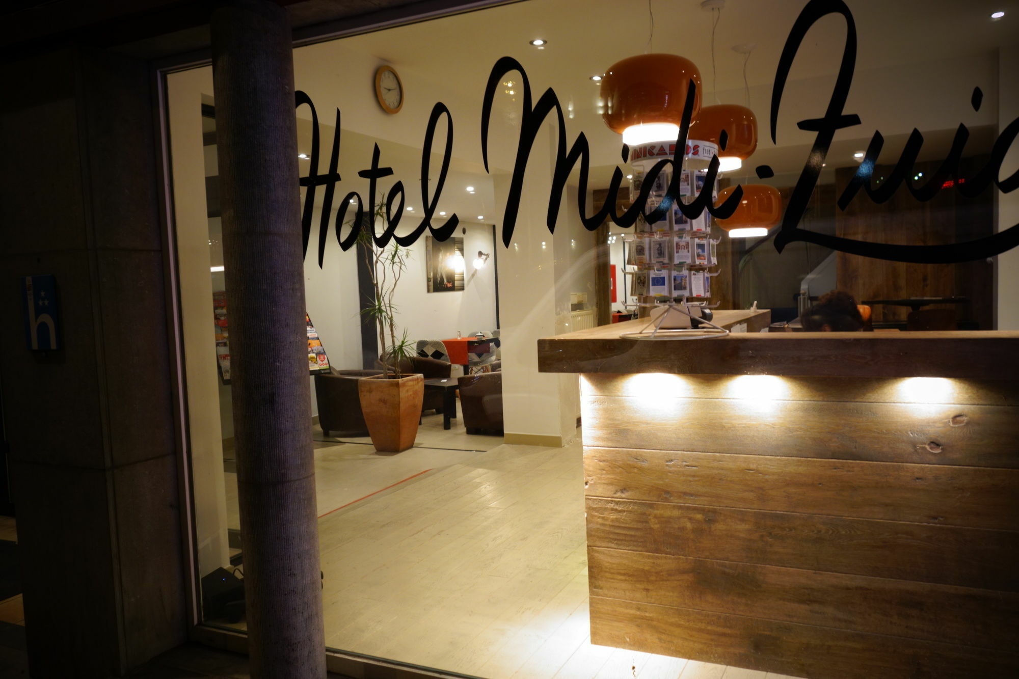 Hotel Midi-Zuid Saint-Gilles Ngoại thất bức ảnh